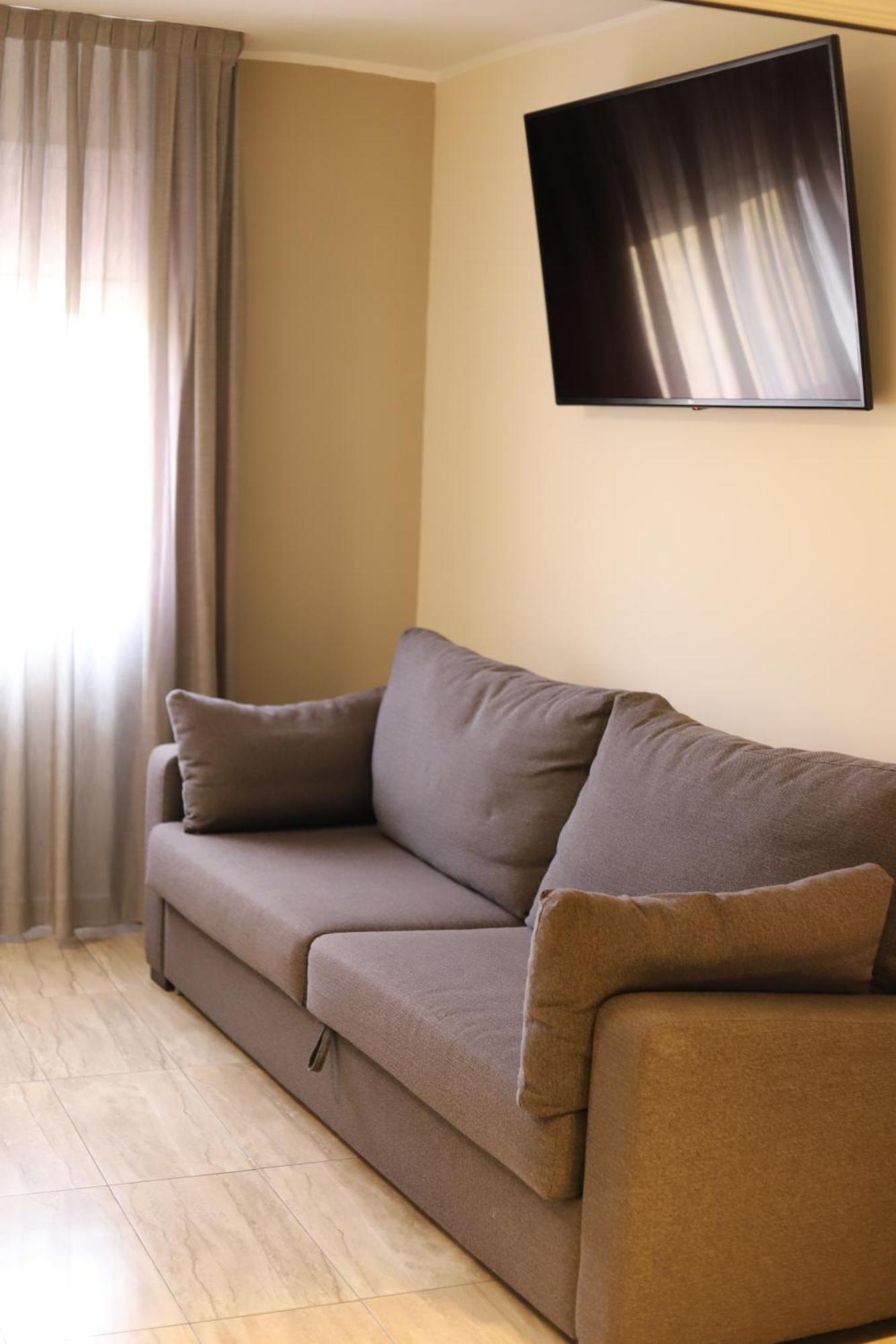 New Colon Hotel